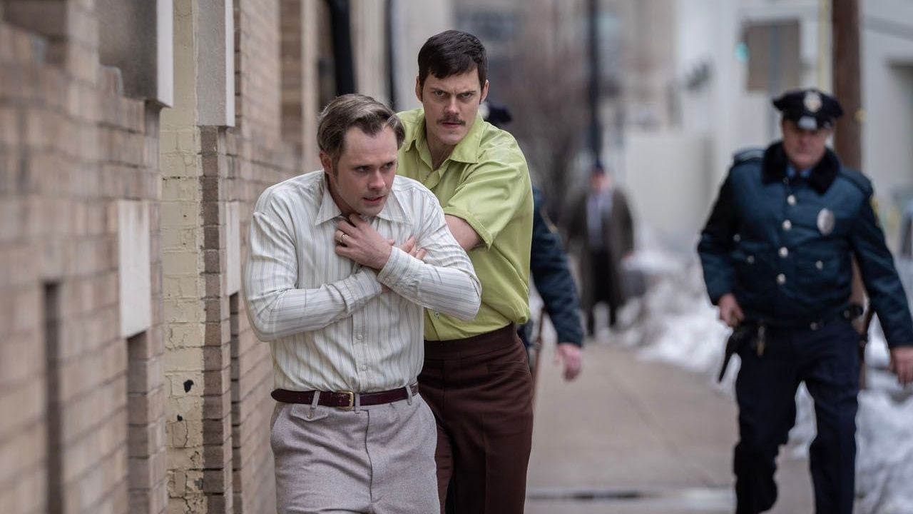 Dieselbe Szene in „Dead Man's Wire”