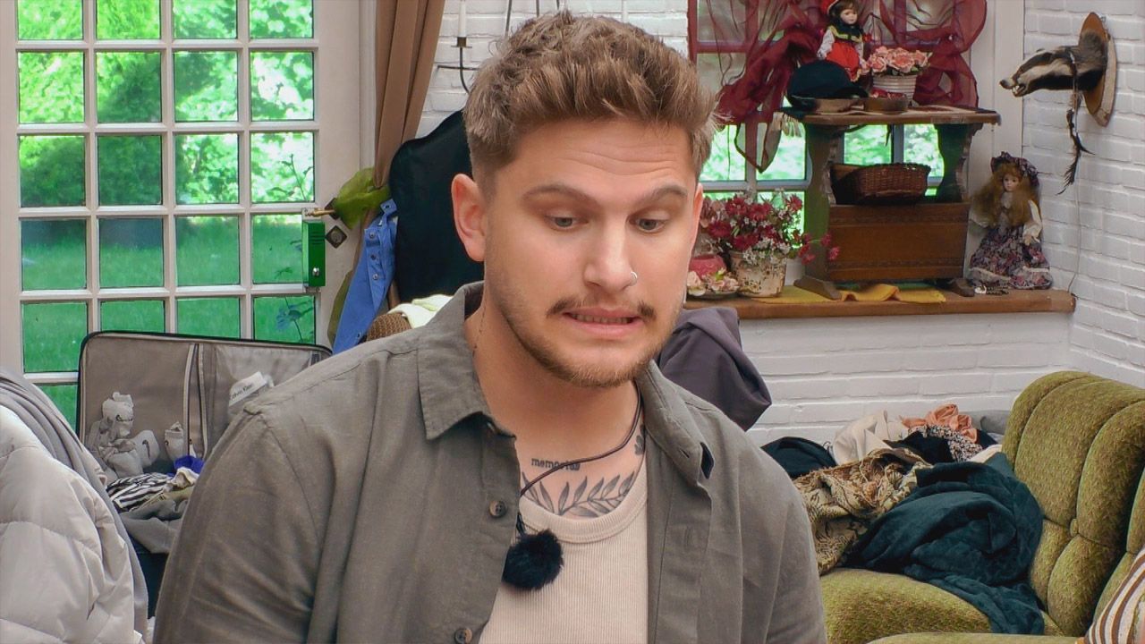 Die Betten machen Pascal im „Sommerhaus der Stars“ zu schaffen.