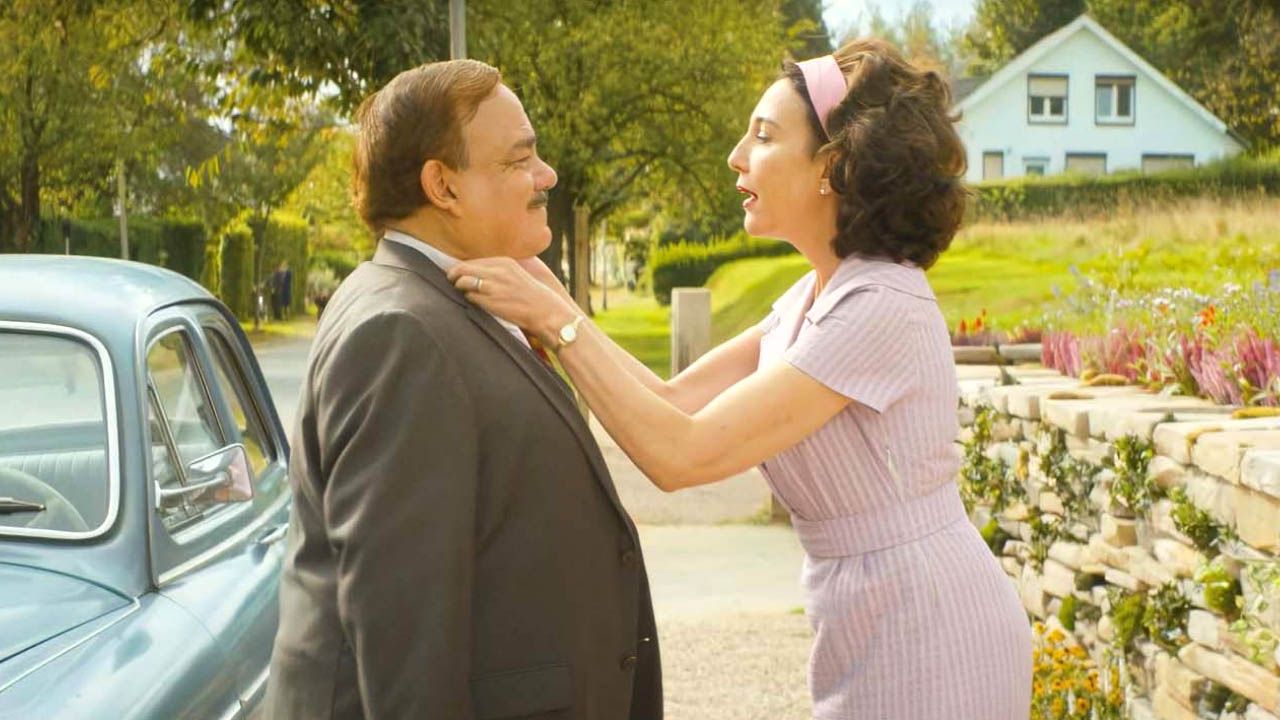 Hausfrau Hélène (Elsa Zylberstein) kommt im Jahr 1958 gar nicht auf die Idee, ihr ach so idyllisches Bilderbuch-Leben zu hinterfragen.