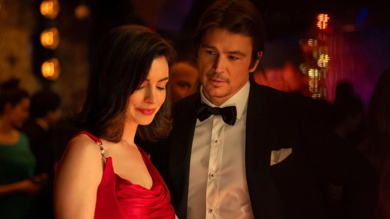 Verity (Anne Hathaway) und Jeremy (Josh Hartnett) sind zwar ein Paar, aber kennen sie sich wirklich?