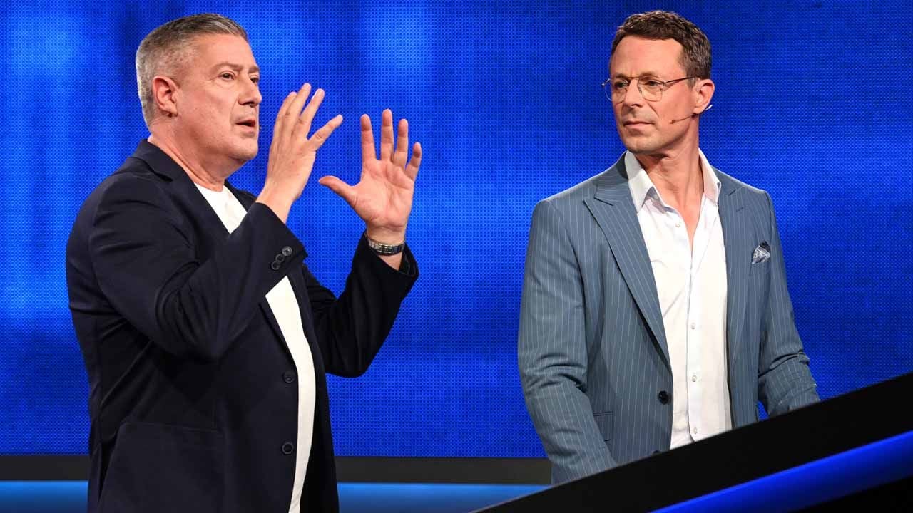 Joachim Llambi versucht sich die richtigen Antworten zu erschließen