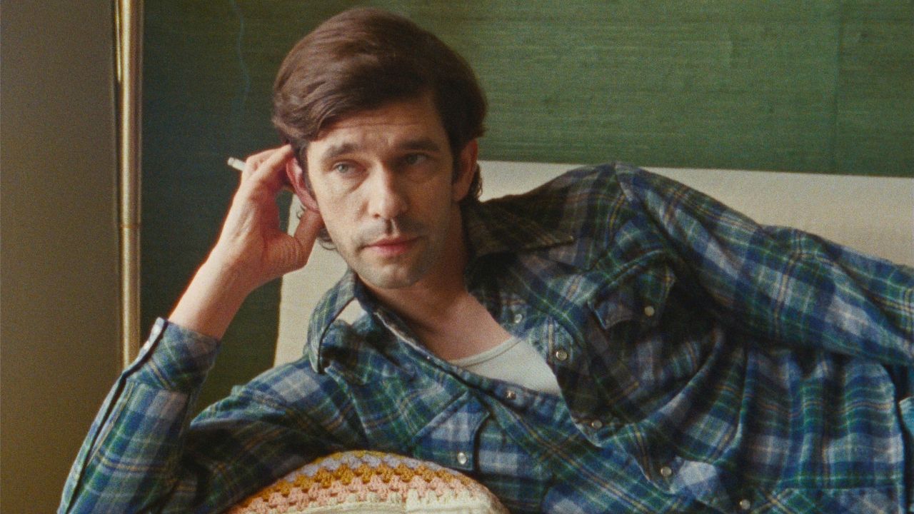 Peter Hujar (Ben Whishaw) erinnert sich an einen ganz normalen Tag ohne besondere Vorkommnisse.