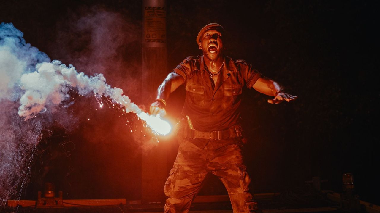 Der rote Rauch ist inzwischen fast schon so etwas wie ein Markenzeichen von Regisseur Gareth Edwards!