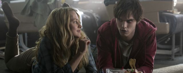 Vier Minuten aus "Warm Bodies": Stöhnend und schlurfend wandelt Zombie R durchs neue Video - Kino News - FILMSTARTS.de