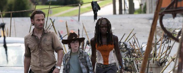 Michonne von Zombies verfolgt: Erste Vorschau zur vierten Staffel der ...