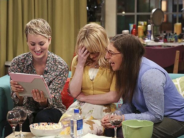 Bild zu Kaley Cuoco - The Big Bang Theory : Bild Mayim Bialik, Kaley ...