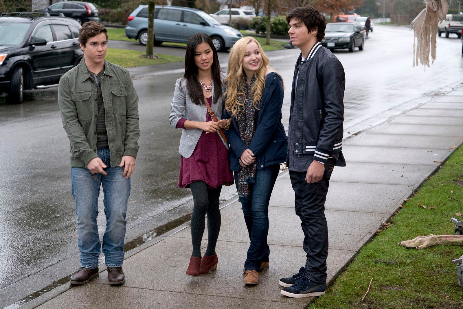 Bild zu Dove Cameron - R.L. Stine - Geisterstadt: Kabinett des