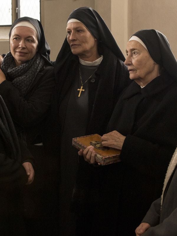 Das Kloster bleibt im Dorf Film