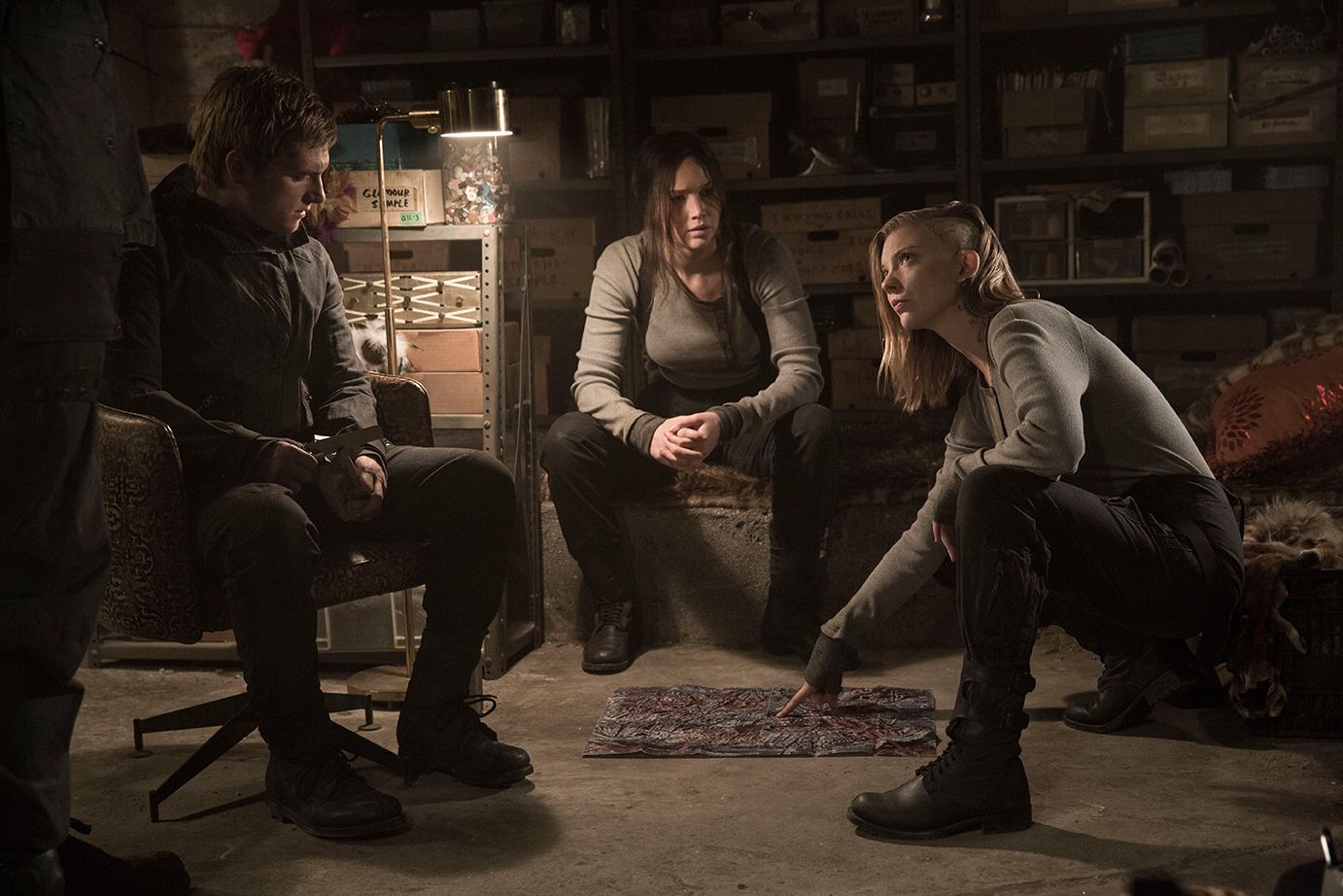 Bild zu Josh Hutcherson Die Tribute von Panem 4 Mockingjay Teil 2 Bild Natalie Dormer Bild zu Josh Hutcherson Die Tribute von Panem 4 Mockingjay Teil 2 Bild Natalie Dormer