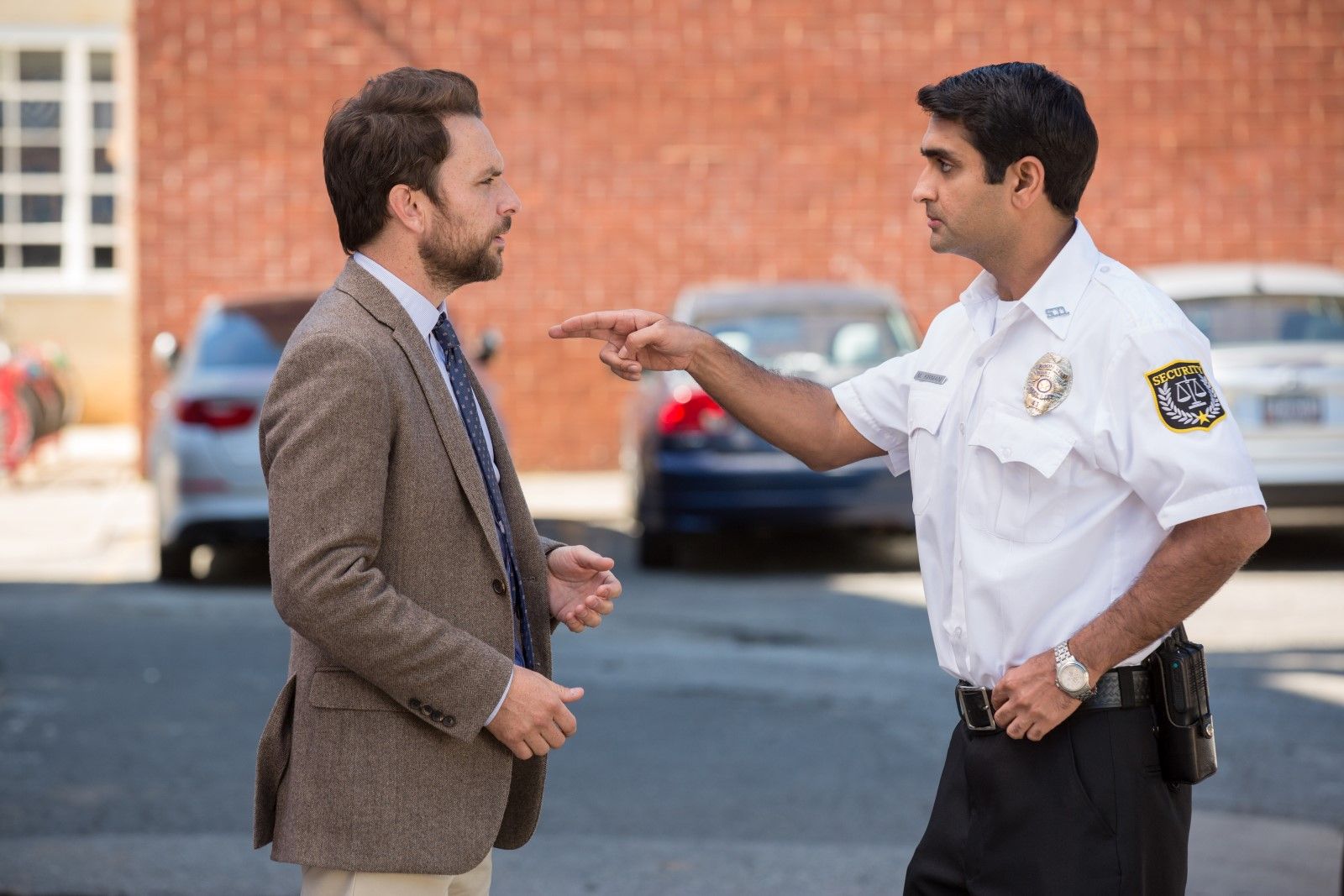 Bild zu Kumail Nanjiani Fist Fight Bild Charlie Day, Kumail Nanjiani Foto 46 von 62