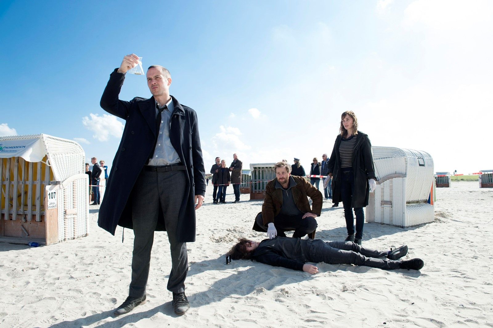 Bild zu Barnaby Metschurat Ostfriesenkiller Bild Barnaby Metschurat, Christian Erdmann Bild zu Barnaby Metschurat Ostfriesenkiller Bild Barnaby Metschurat, Christian Erdmann