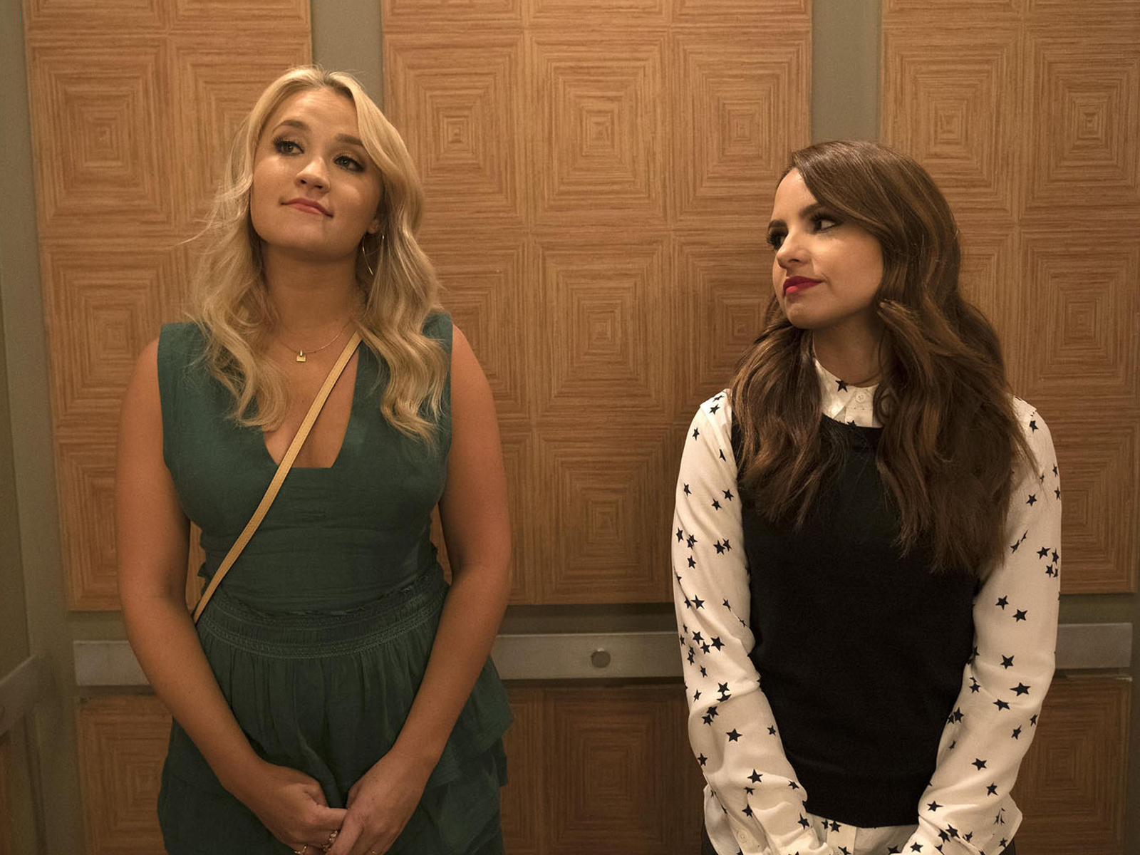 Young And Hungry Young And Hungry Bild Emily Osment Aimee Carrero 13 Von 179 Filmstartsde 