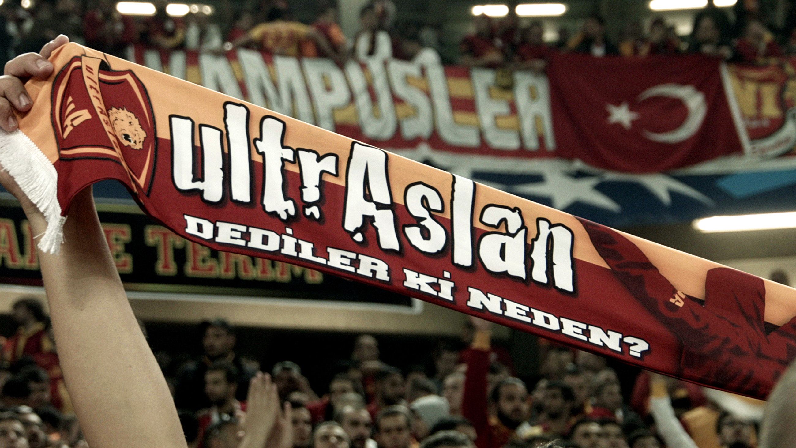 Foto zum Film ultrAslan - AVRUPA - Bild 11 auf 32 - FILMSTARTS.de