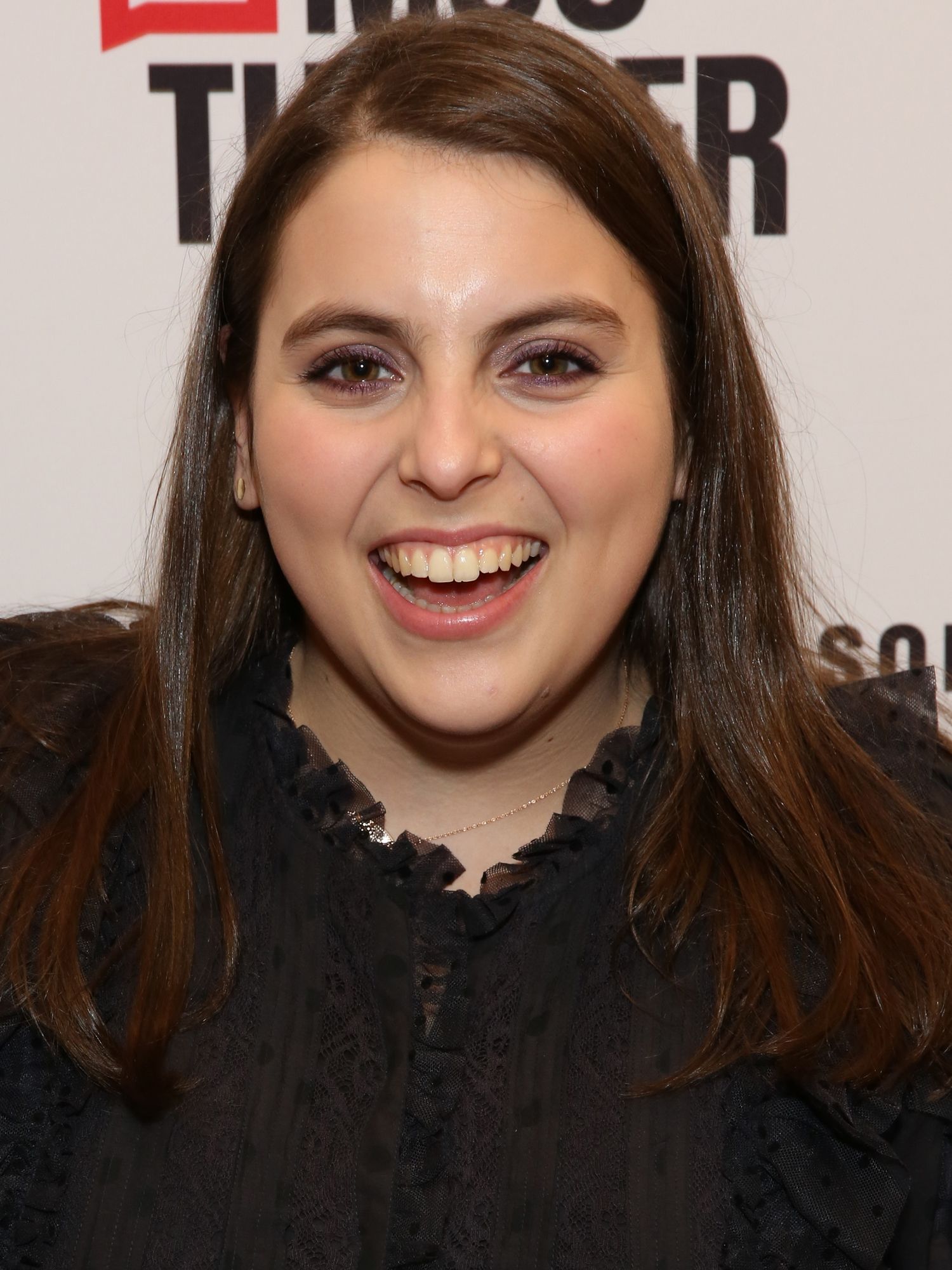 Bild zu Beanie Feldstein Kinoposter Beanie Feldstein FILMSTARTS.de