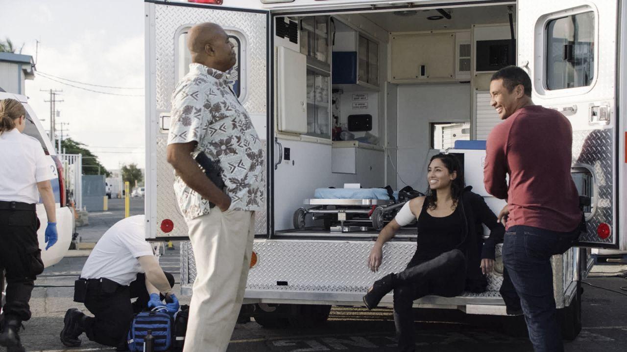 Hawaii Five Bild Beulah Koale Meaghan Rath Von Filmstarts De