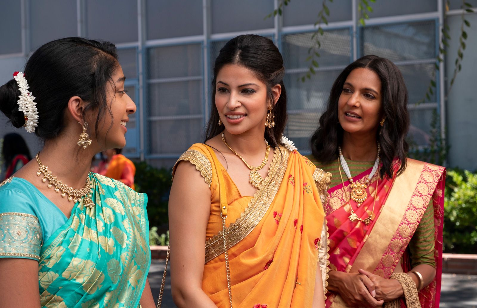 Filme Und Serien Von Richa Moorjani Bild zu Richa Moorjani - Bild Richa Shukla, Poorna Jagannathan