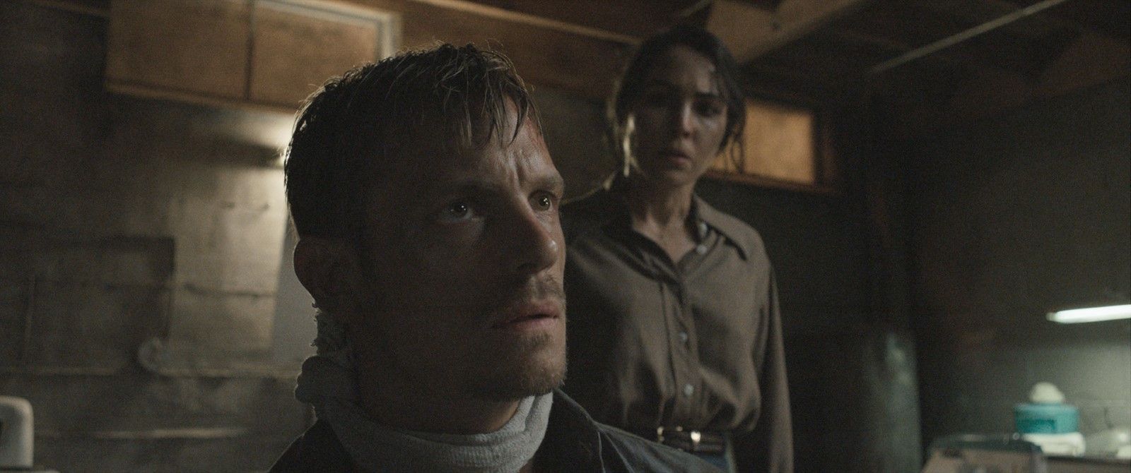 Filme Und Serien Von Joel Kinnaman Bild zu Joel Kinnaman - The Secrets We Keep - Schatten der