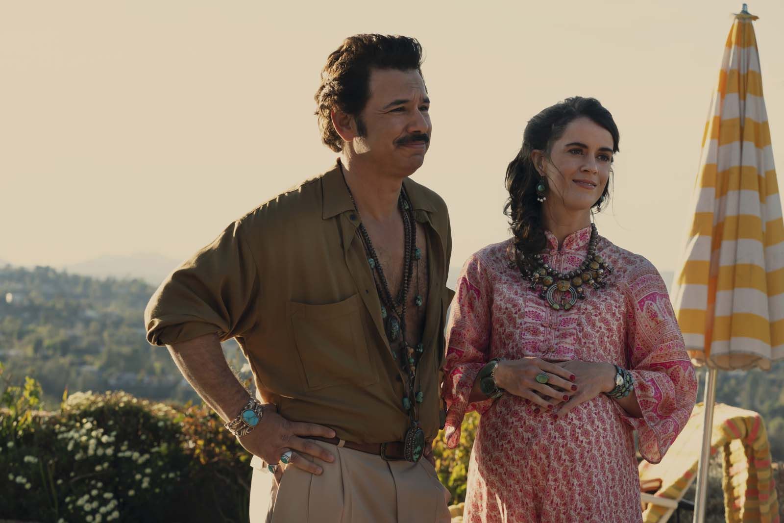 Bild zu Al Madrigal Physical Bild Al Madrigal, Mary Holland Foto