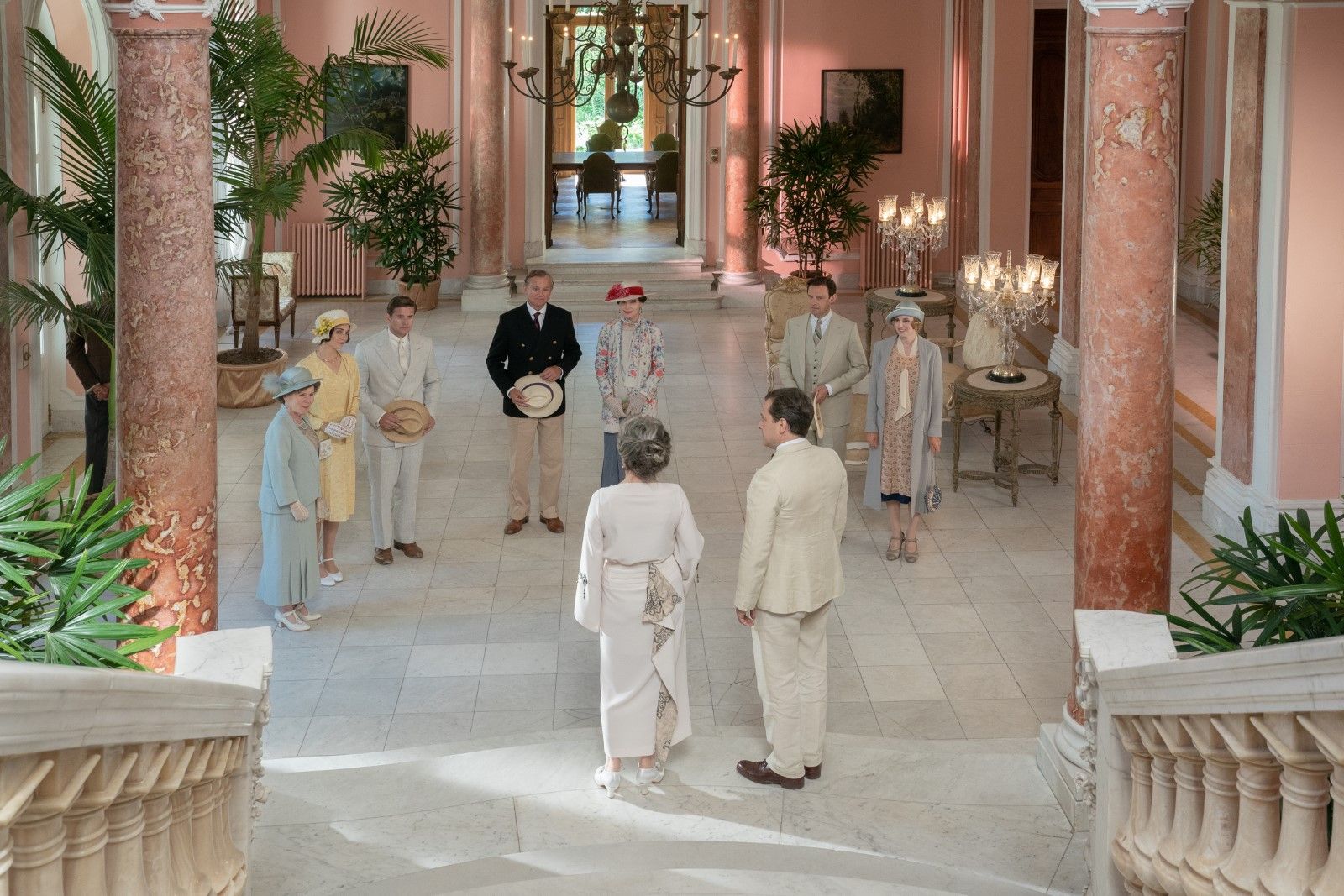 Bild zu Nathalie Baye Downton Abbey II Eine neue Ära Bild Allen Leech, Elizabeth McGovern Bild zu Nathalie Baye Downton Abbey II Eine neue Ära Bild Allen Leech, Elizabeth McGovern