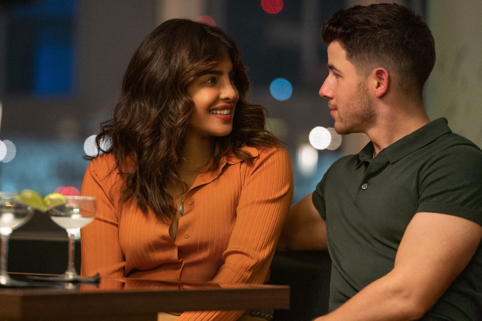 Bild zu Priyanka Chopra Jonas - Love Again : Bild Priyanka Chopra Jonas ...