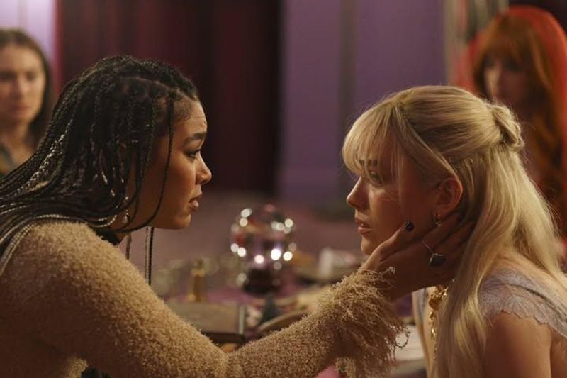 Forbidden Fruits : Bild Alexandra Shipp, Victoria Pedretti