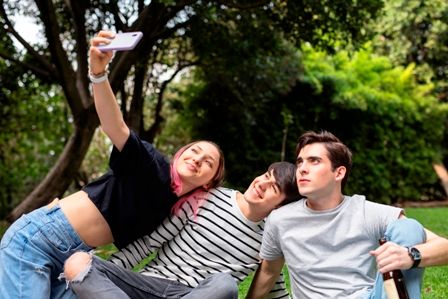 Fine Young Men : Bild