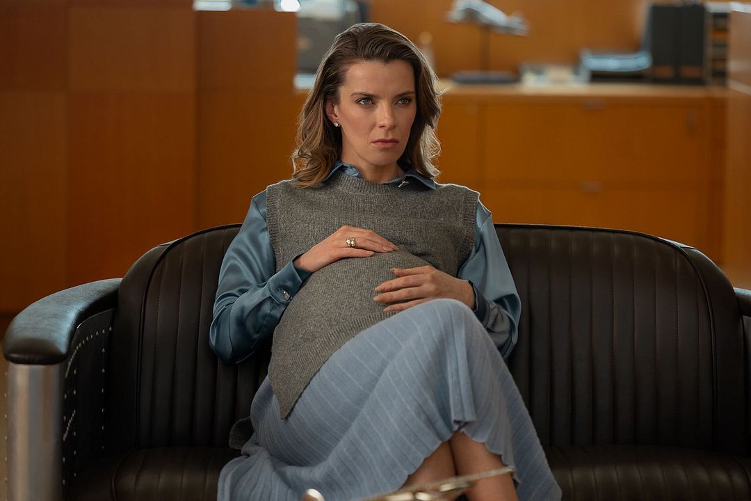 Office Romance : Bild Betty Gilpin