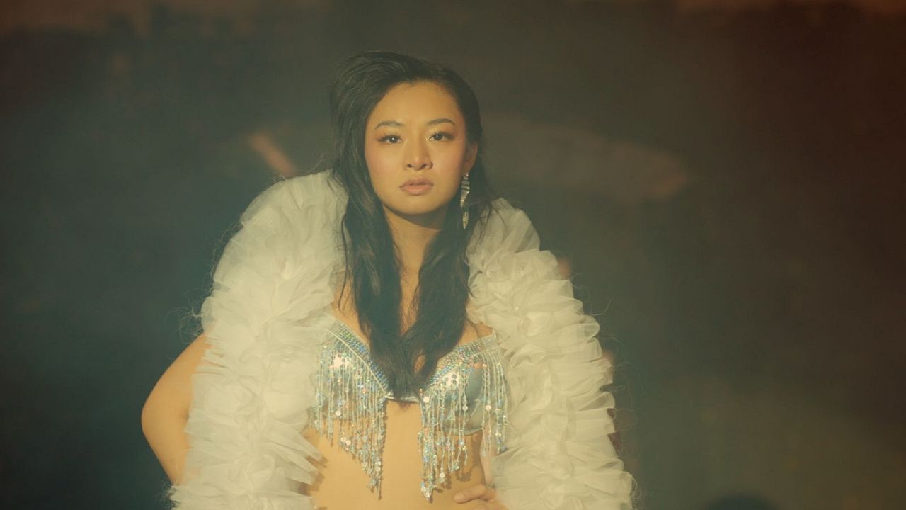 Celestina: Burlesque Dancer : Bild Yen Durano