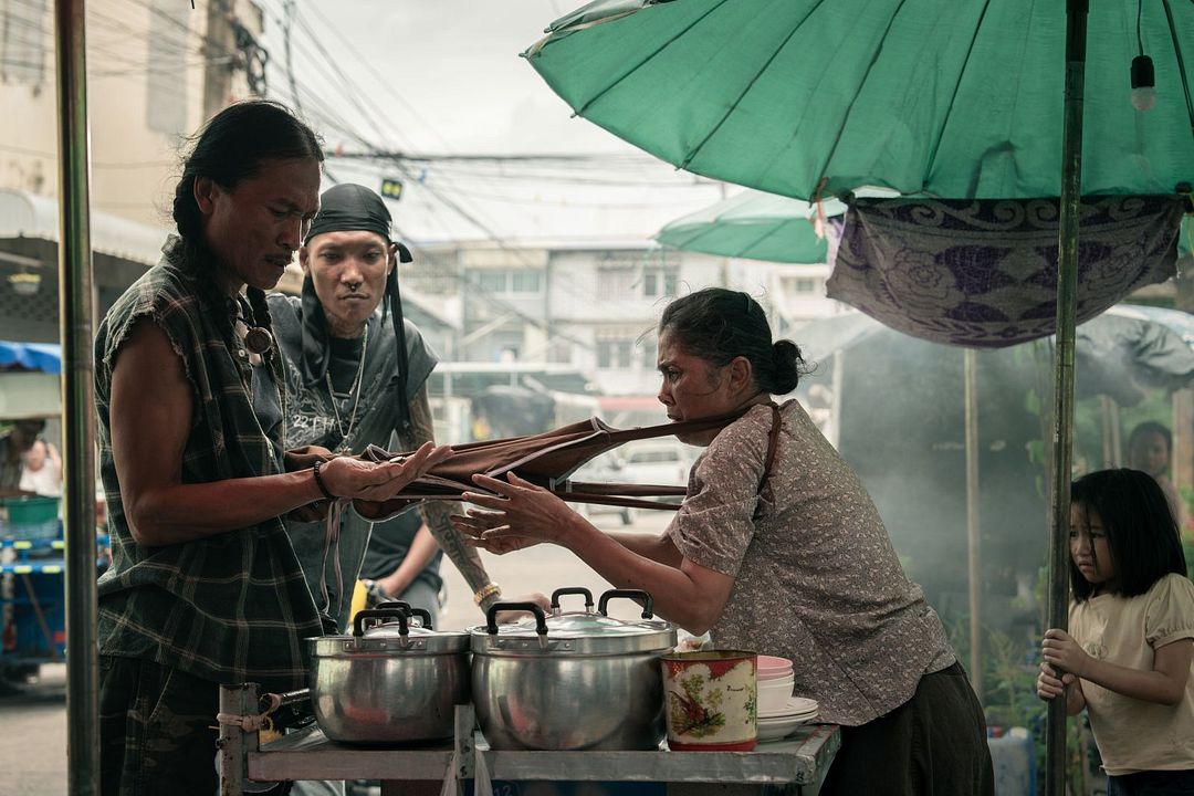 The Debt Collector : Bild Kunkanit Khumkrong, Ploypaphas Fonkaewsiwaporn