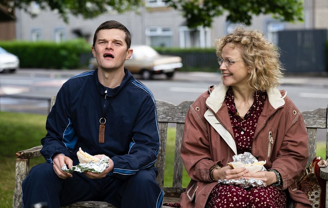 Verflucht Normal : Bild Robert Aramayo, Maxine Peake