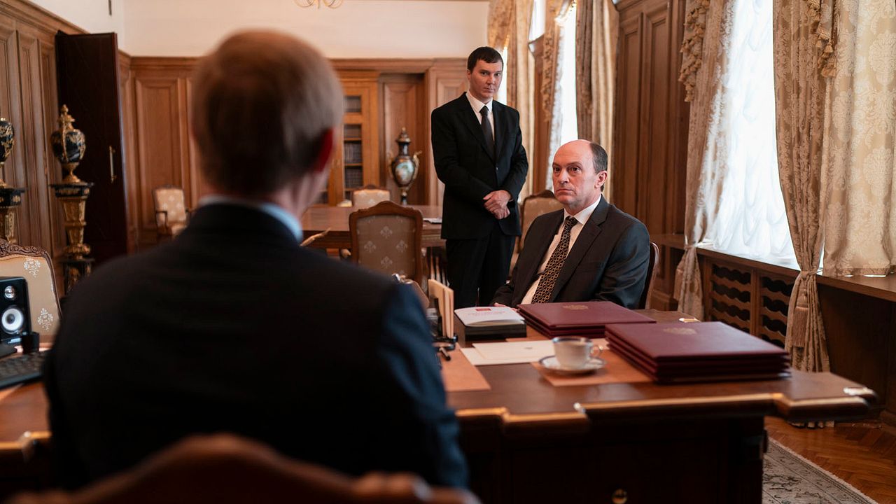 Der Magier im Kreml : Bild Will Keen, Paul Dano