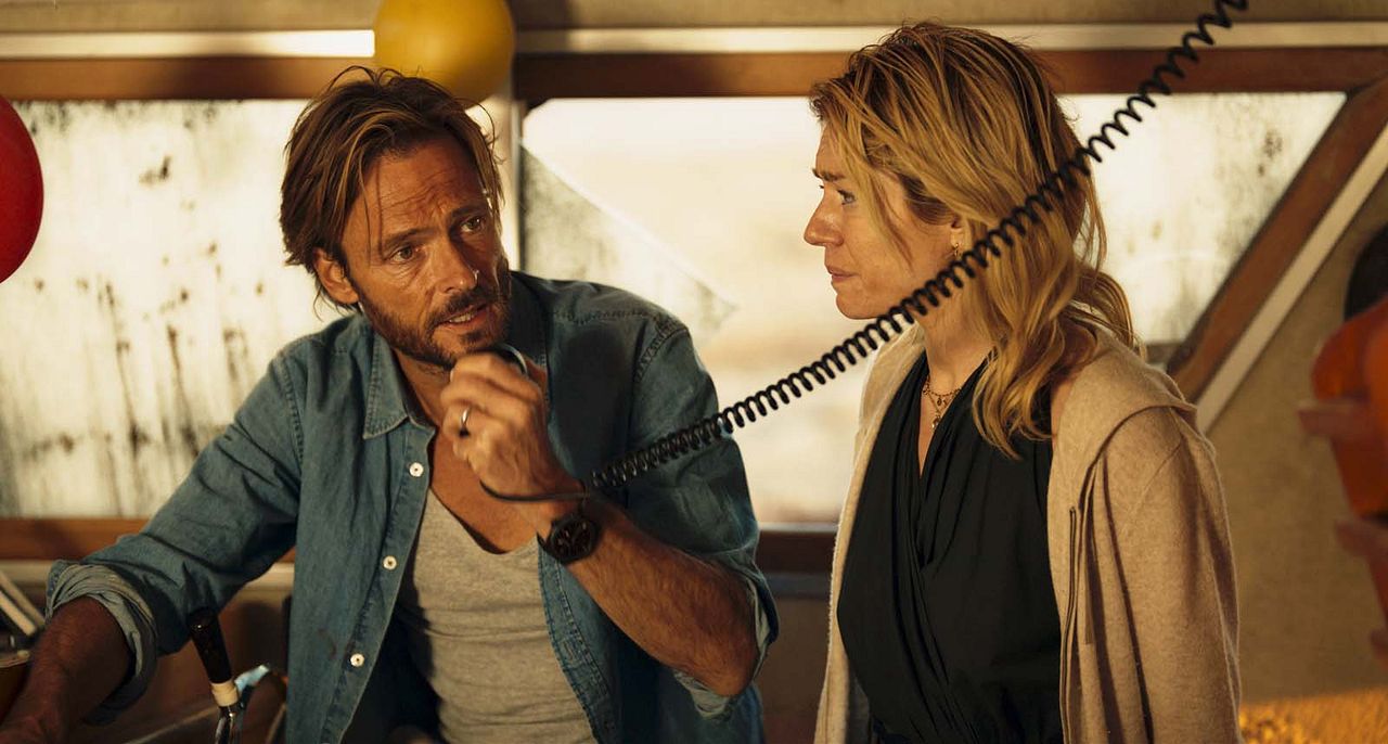 Survive – Gestrandet im Ozean : Bild Emilie Dequenne, Andreas Pietschmann