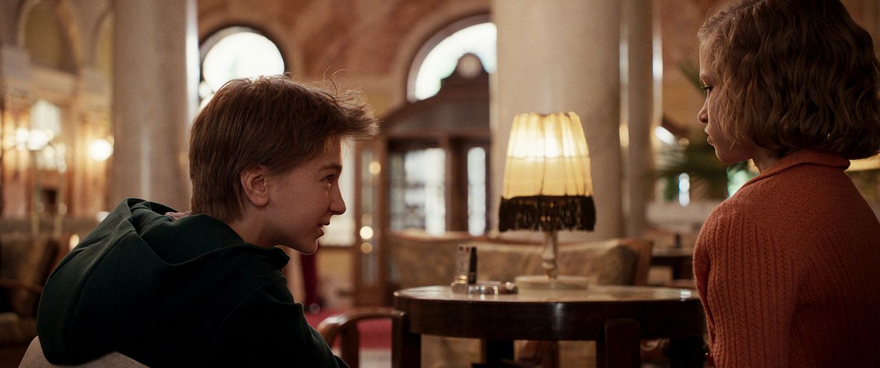 Das geheime Stockwerk : Bild Silas John, Annika Benzin