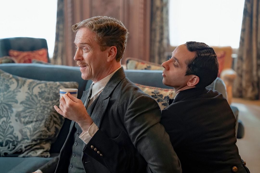 Fackham Hall : Bild Nathan McMullen, Damian Lewis