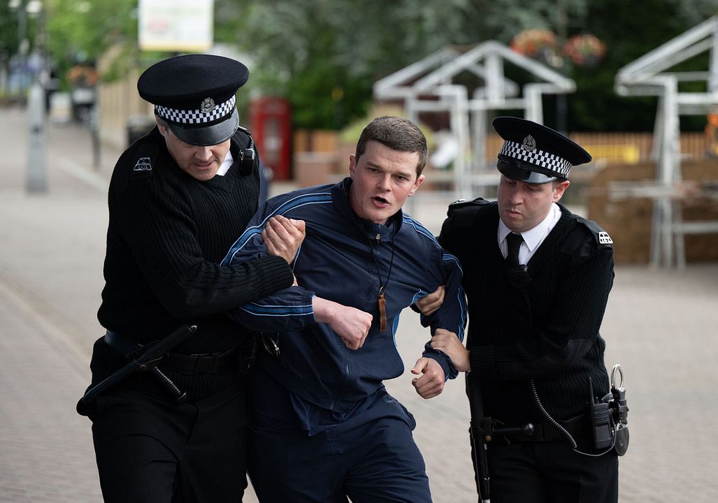 Verflucht Normal : Bild Robert Aramayo