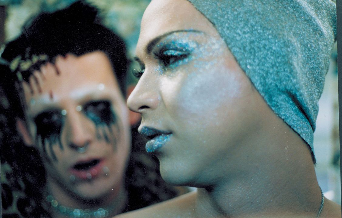 Hey, Happy! : Bild Clayton Godson, Dita Vendetta