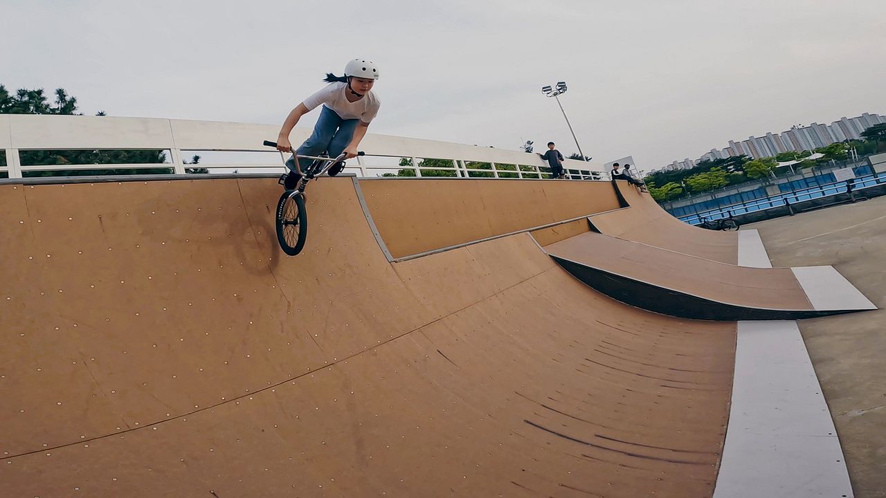 Girls Don't Cry : Bild