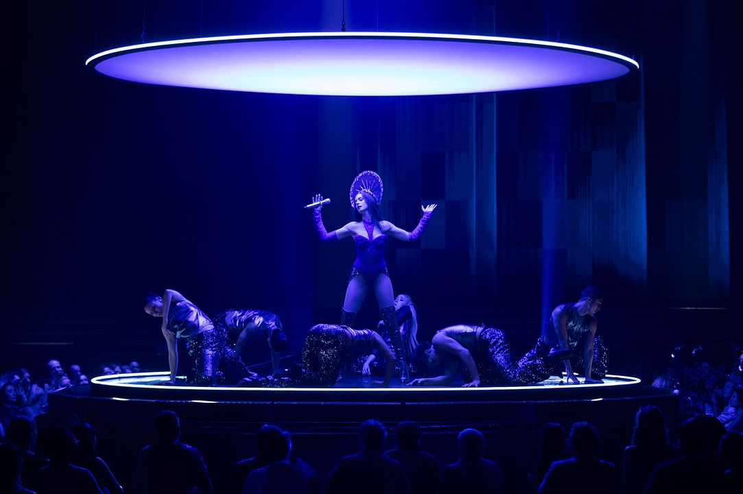 Mother Mary : Bild Anne Hathaway