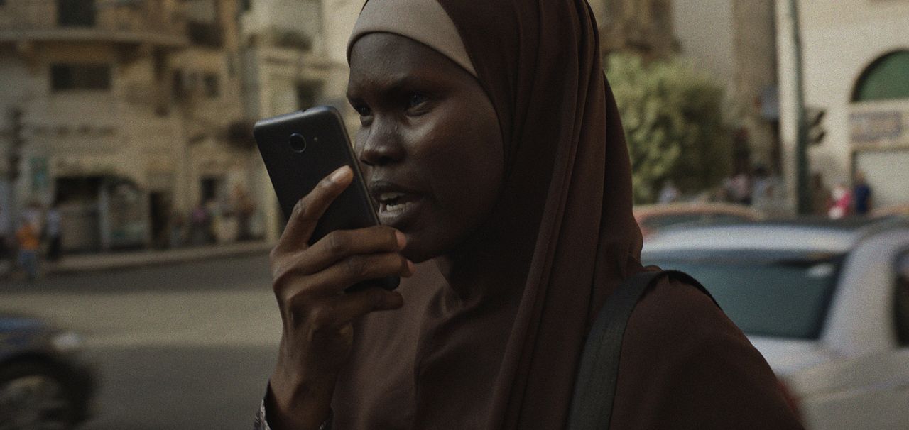 Aisha Can't Fly Away : Bild