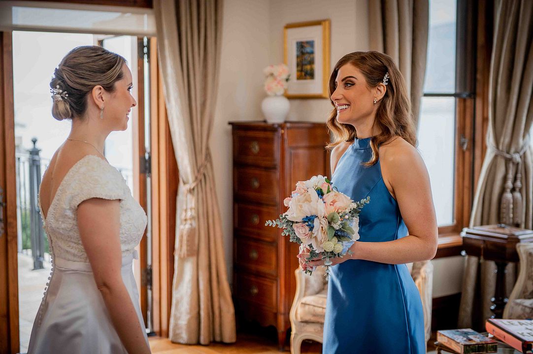 Zwei Herzen und eine Hochzeitstorte : Bild