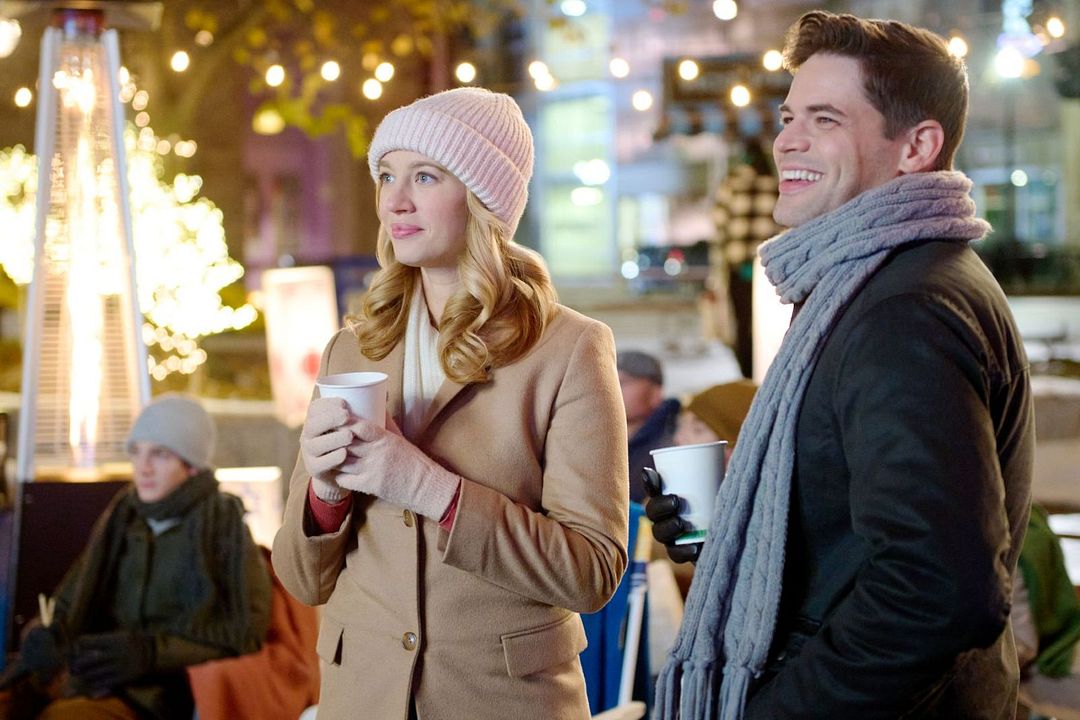 Das Lichterfest der Liebe : Bild Jeremy Jordan (II), Yael Grobglas