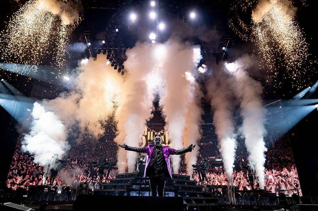 GHOST: 2 Big To Rig : Bild Tobias Forge, GHOST 