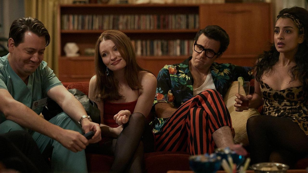 One More Shot - Der Tequila ist ‘ne Zeitmaschine : Bild Pallavi Sharda, Ashley Zukerman, Emily Browning