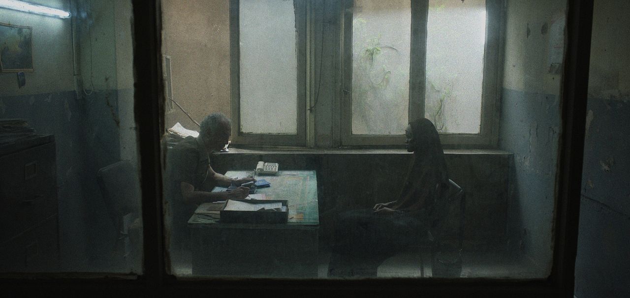 Aisha Can't Fly Away : Bild