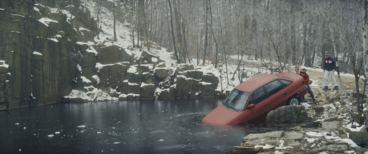 Mit der Faust in die Welt schlagen : Bild