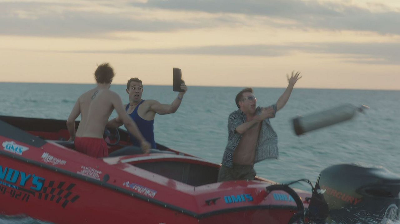 Atomic Shark : Bild David Faustino