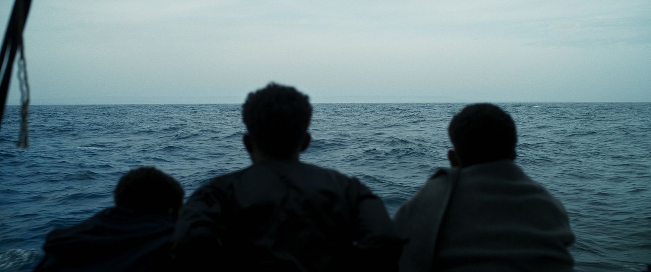 Where The Waves Took Her : Bild