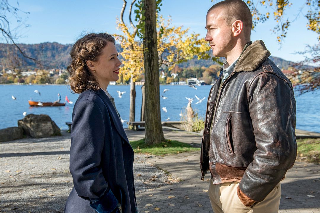 Stiller : Bild Albrecht Schuch, Paula Beer