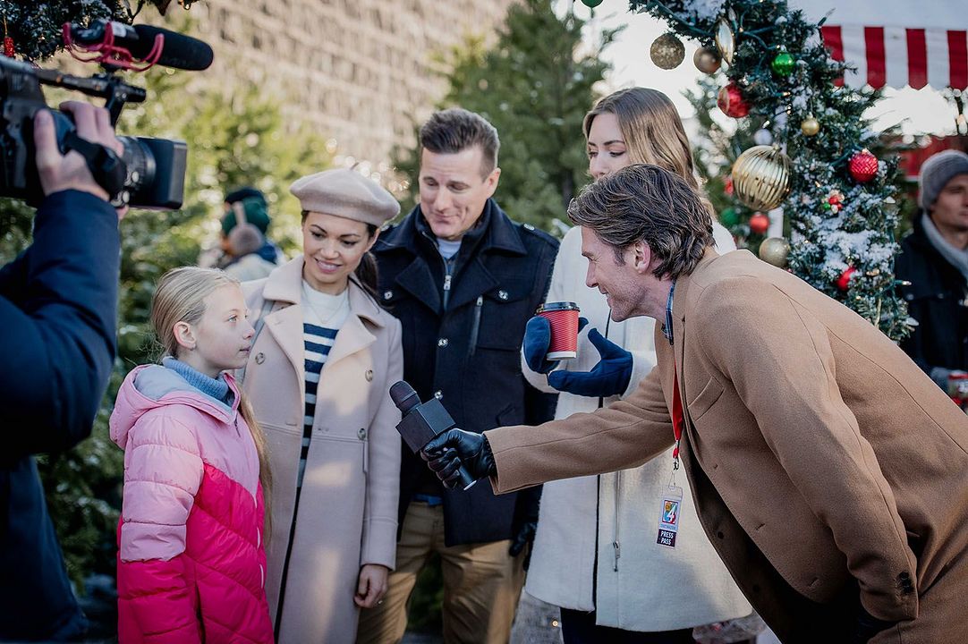 Das perfekte Weihnachtsdate : Bild Ella Cannon, Amelia Harrison, Benjamin J Stevens, Christopher Russell