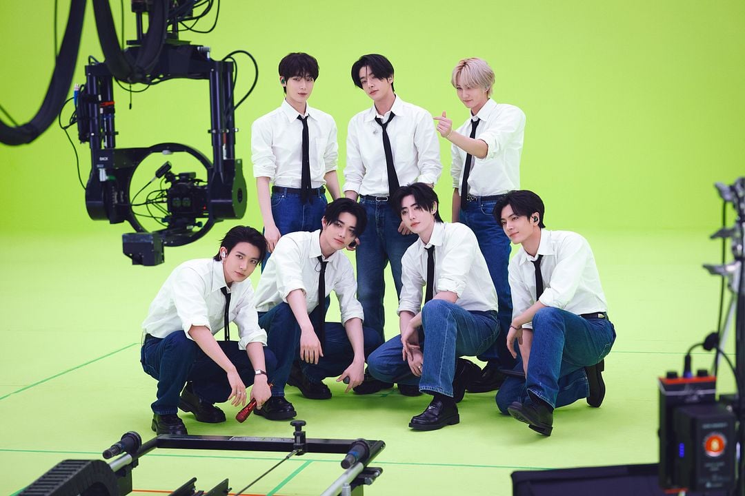 Enhypen - Immersion In Cinemas : Bild ENHYPEN, Ni-ki , Sunoo , Sunghoon , Jake , Jay , Heeseung , Jungwon 